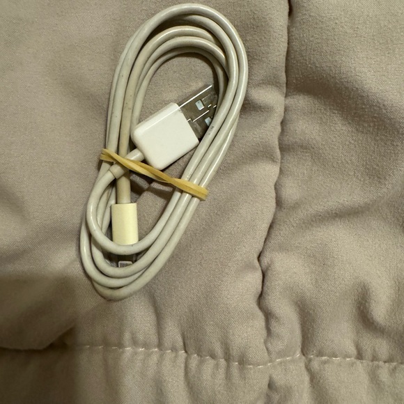 Amazon Basics 3 Feet IPhone Charging Cable - Picture 4 of 4